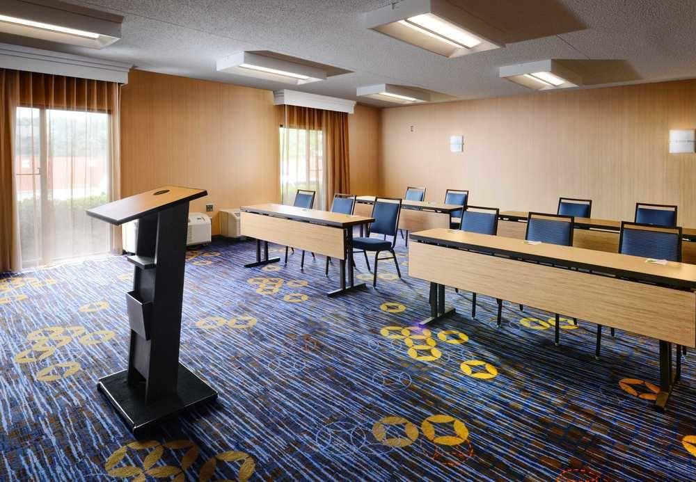 ホテル コートヤード ダラス リチャードソン アット スプリング バレー エクステリア 写真
